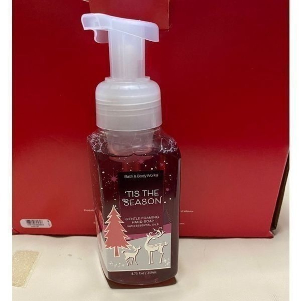 Bath & Body Works Tis The Season Gentle Foaming Hand Soap 8.75 fl oz NEW Holiday